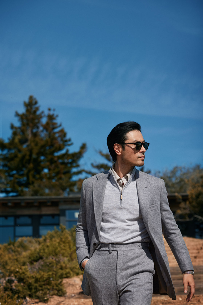 Men's Fall 2024 Look Book                                                                                                                                                                                                                                 , Light Gray Quarter Zip Knit